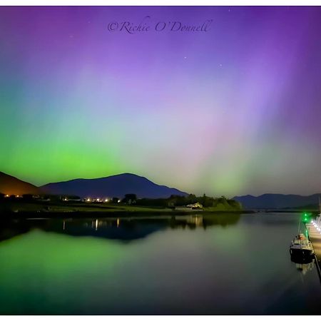 Picturesque Riverside Home カアーサイビーン エクステリア 写真